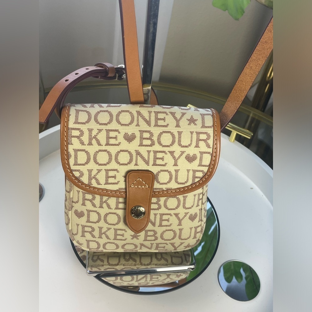 “HostPick” VTG DOONEY & BOURKE Cross body Bag  Purse Shoulder - Picture 3 of 6